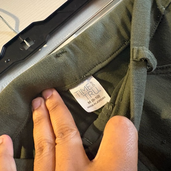Time and Tru women’s jeggings in Olive - Picture 3 of 5